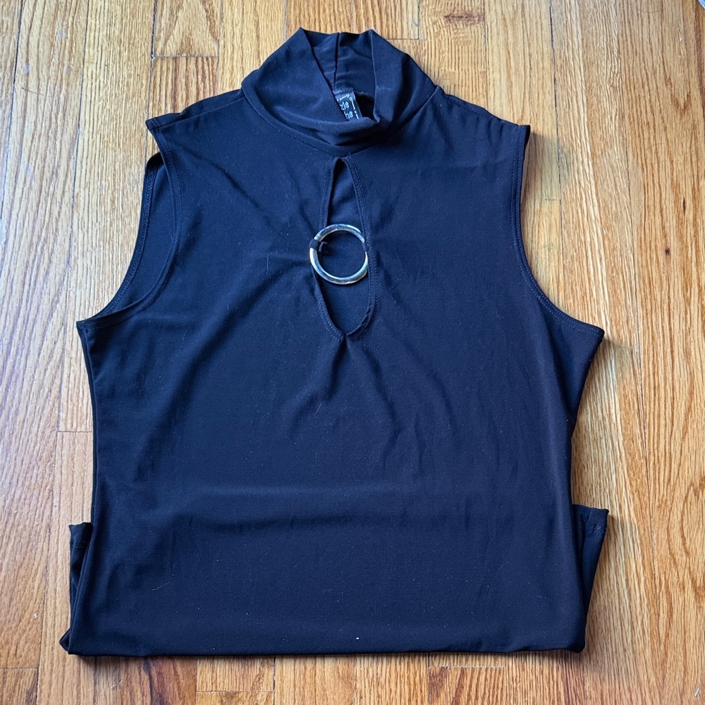 Suzie In The City Black Sleeveless Blouse with Ring Accent